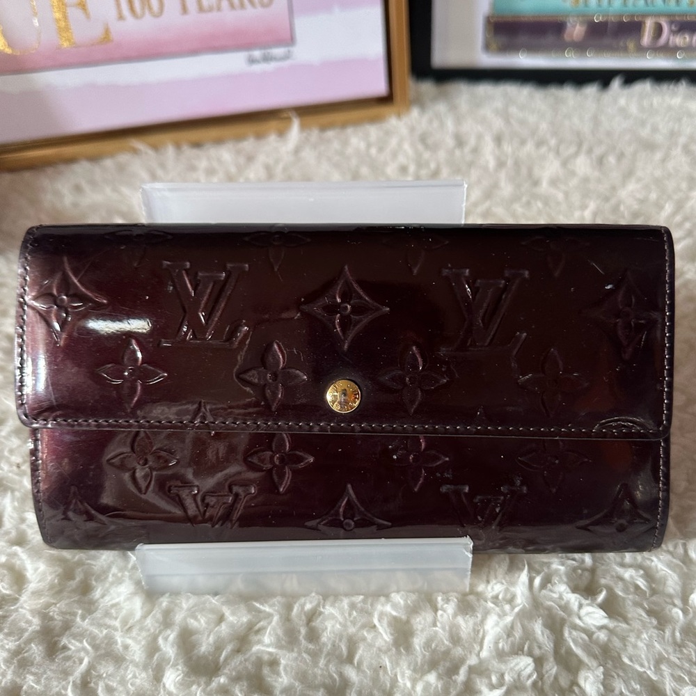 Louis Vuitton Monogram Vernis Amarante Sarah Wallet